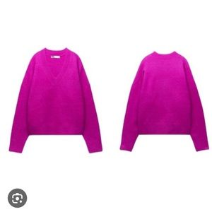 Zara Soft Knit Fuschia Pink/Purple V-neck Long Sleeve  Sweater